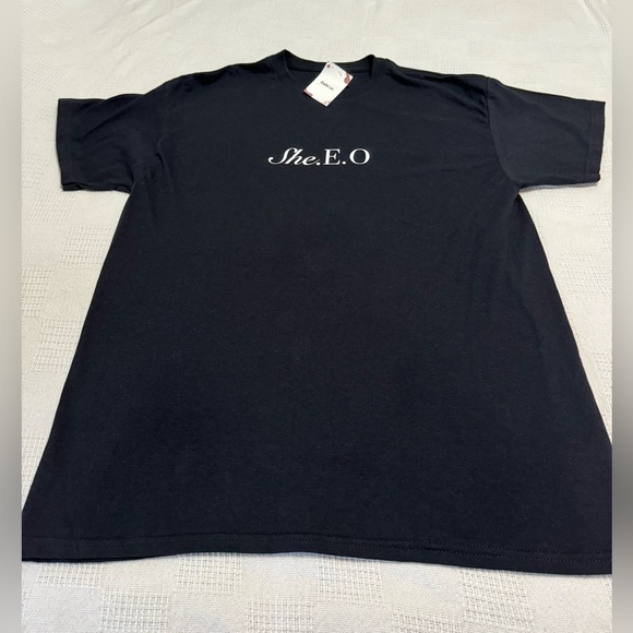 She.E.O Shirt - Picture 2 of 5
